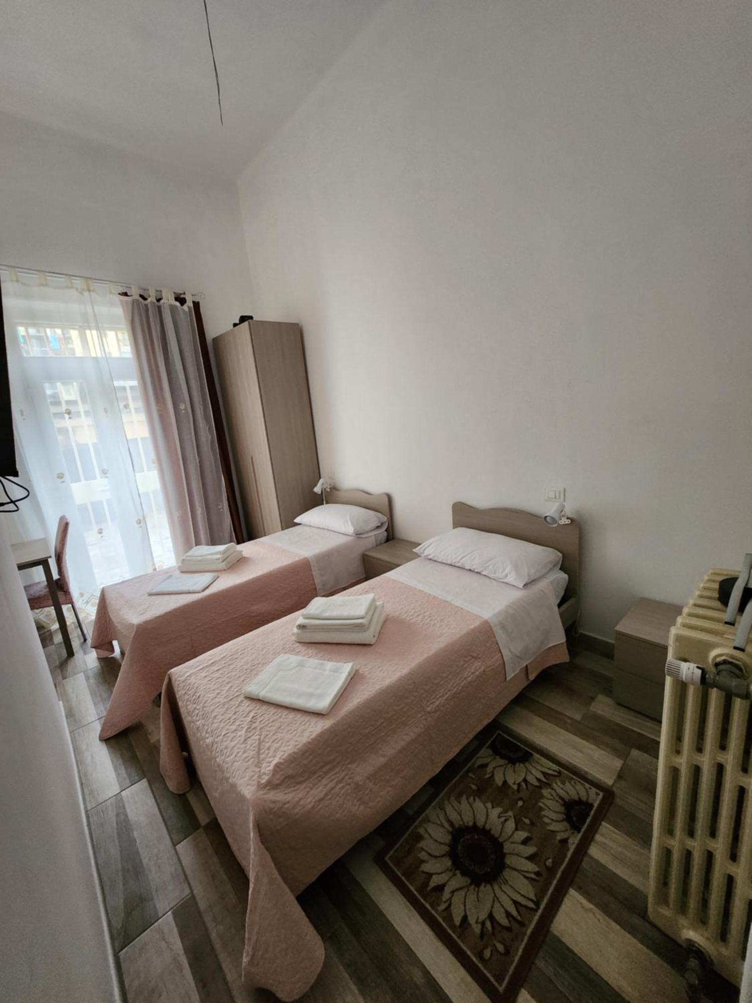 Casa Roxana Hotel Торино Екстериор снимка